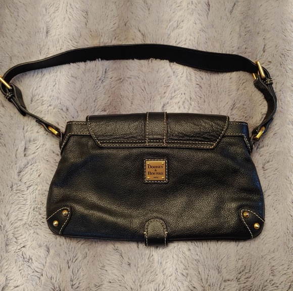 Black Dooney and Bourke Handbag - Picture 2 of 3